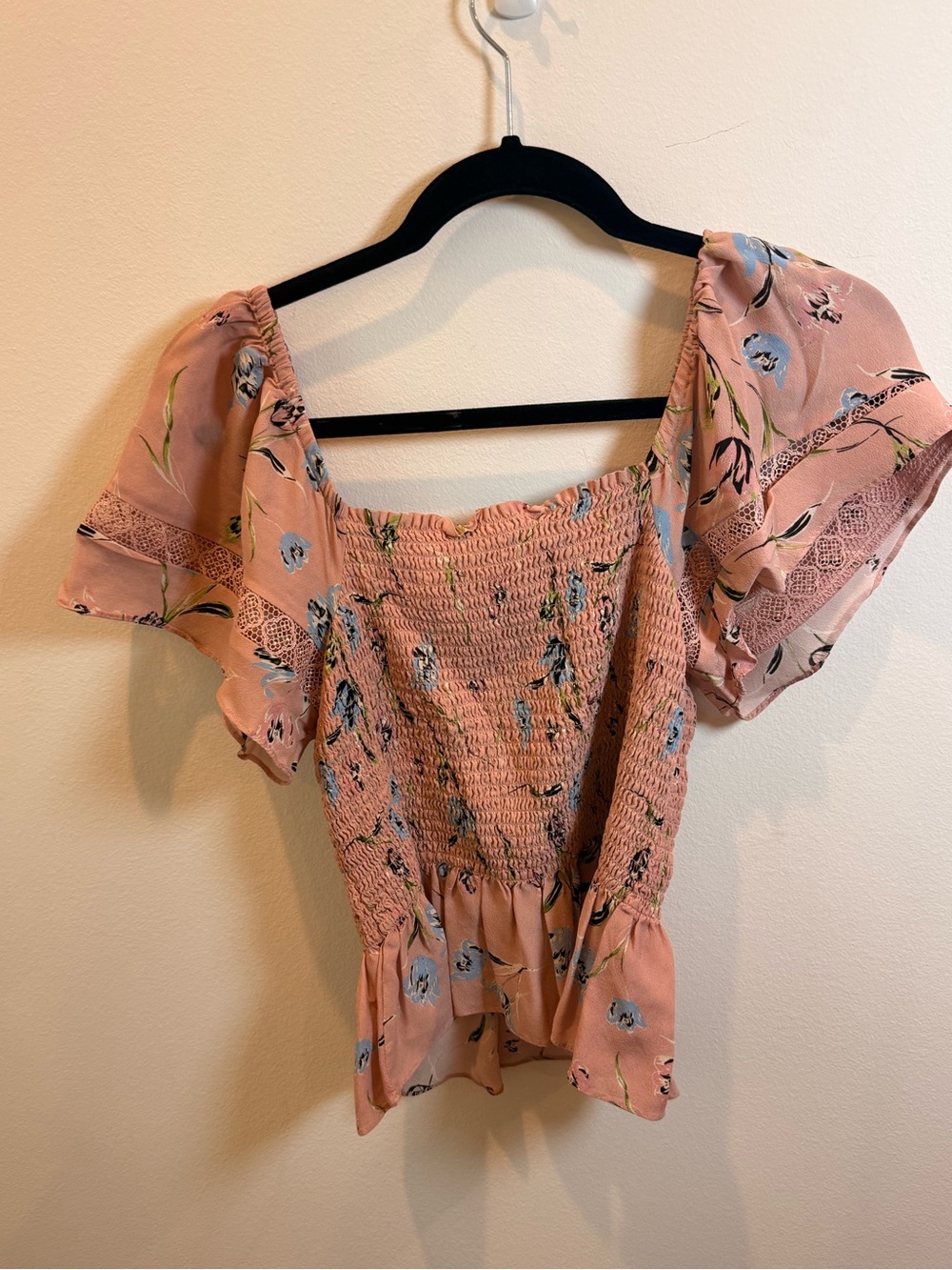 Nicole Miller‎ Collection Pink Floral Smocked Top M - Picture 5 of 5